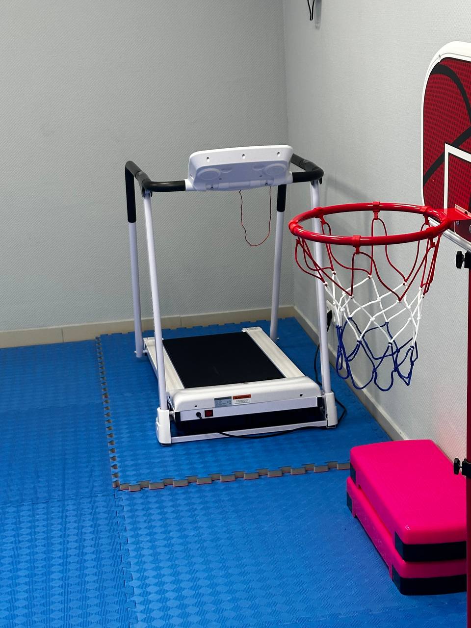 Интерьер центра Маленький город